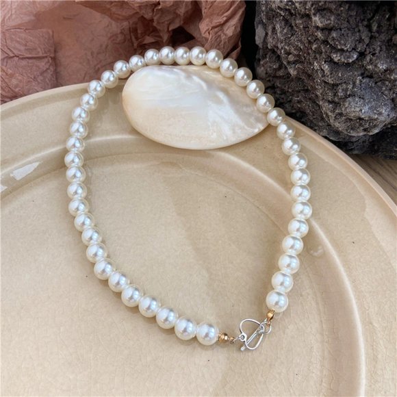 Brandy Melville Jewelry | Pearl Heart Toggle Choker Necklace | Color: Silver/White | Size: Os | Moonrisethrift's Closet